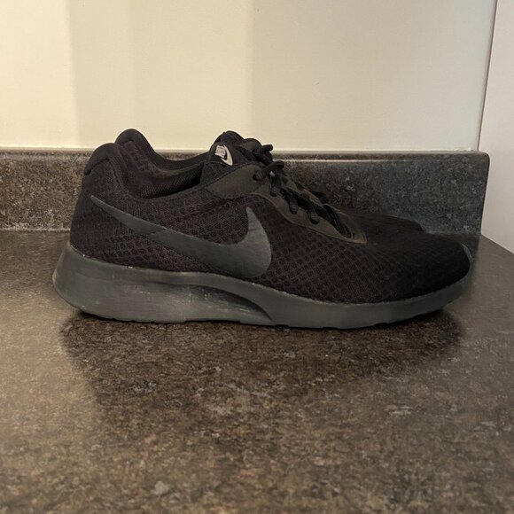 Nike Tanjun Running Shoes - Size 10 - Picture 2 of 9